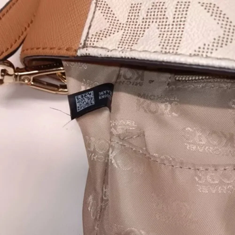 MICHAEL KORS‎ Signature Hamilton Traveler Medium Top Zip Messenger Bag Padlock
